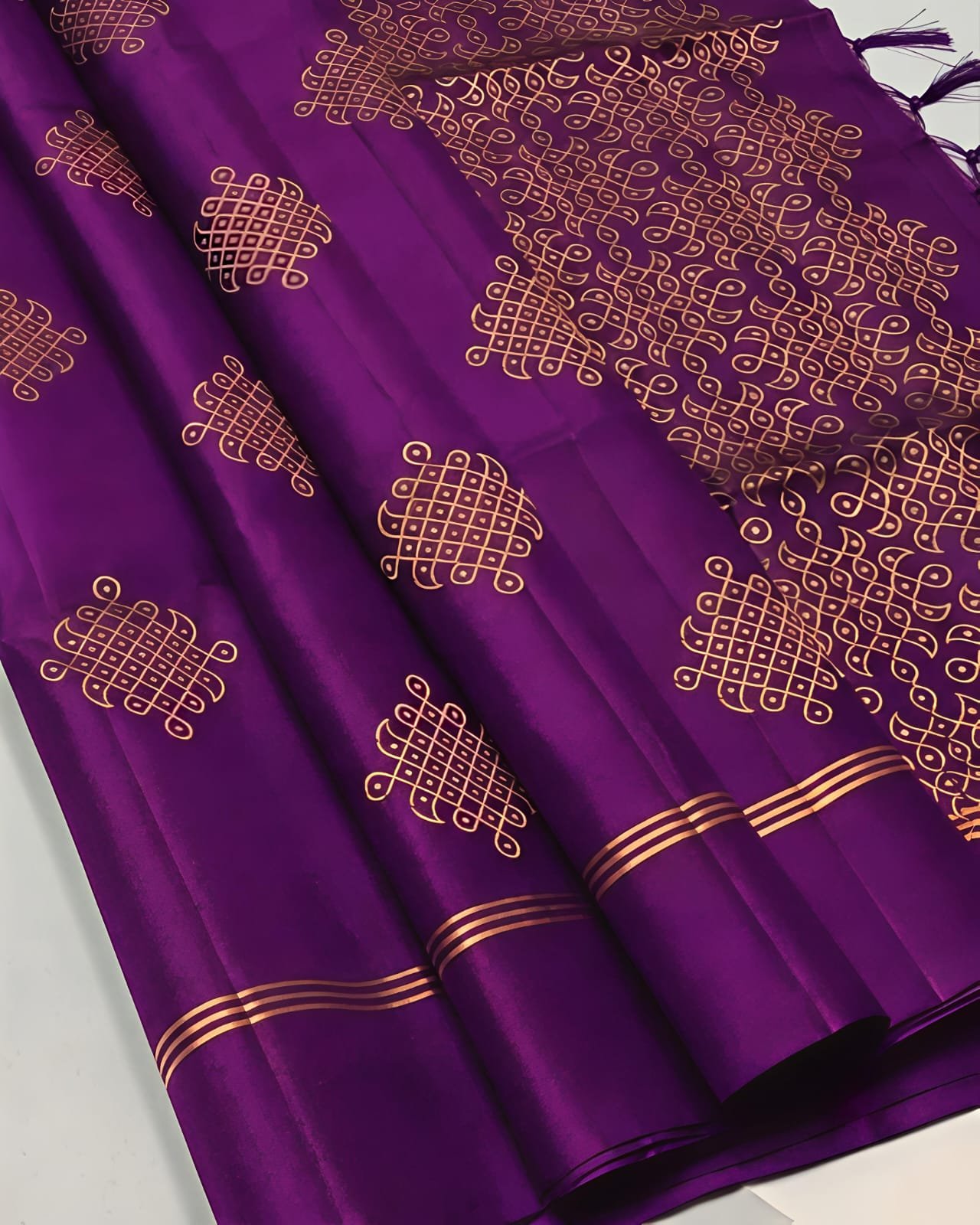 Premium soft silk saree with kolam design
